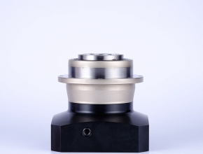 AD140斜齒高精度行星減速機(jī)